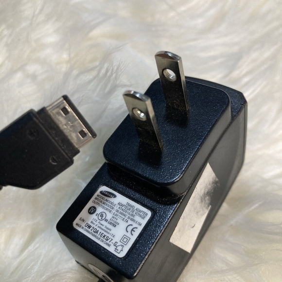 OEM Samsung ATADS10JBE 5.0V 0.7A AC Travel Charger Power Adapter Cable Cord Plug - Picture 1 of 7